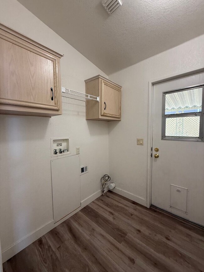 Building Photo - 4160 Jade St