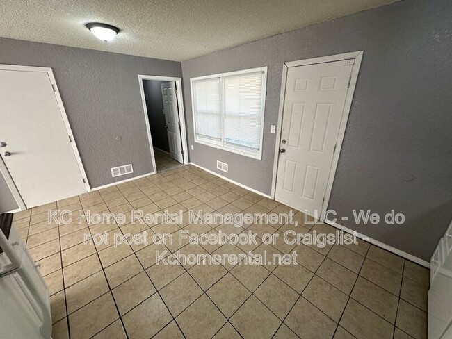 Building Photo - 10920 Bristol Terrace