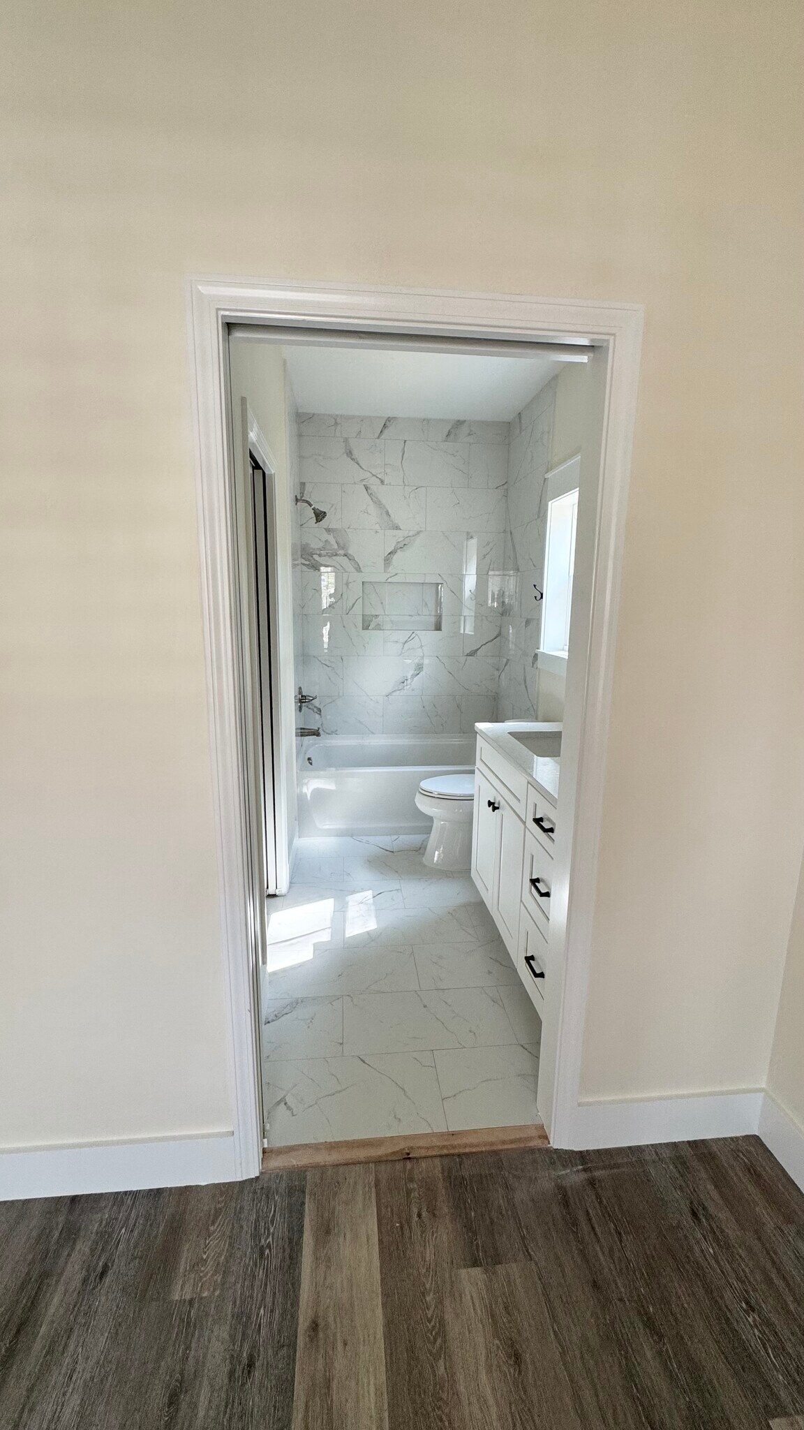 Building Photo - 1322 Fairland Ave