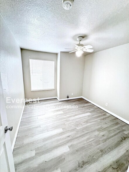 Building Photo - 1021 Evans Ct