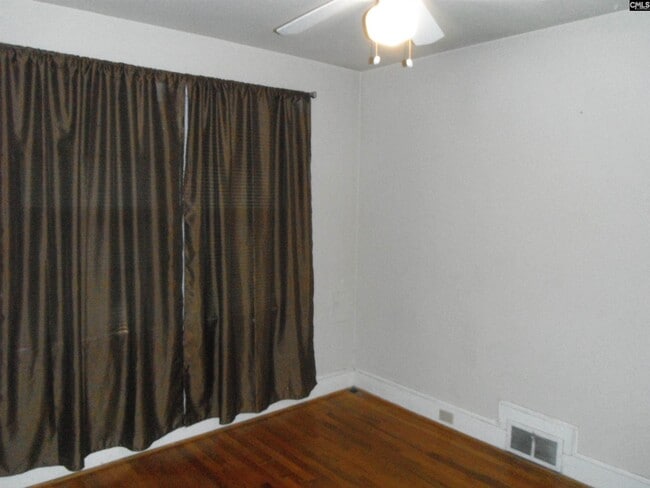 Building Photo - 2119 Kiawah Ave