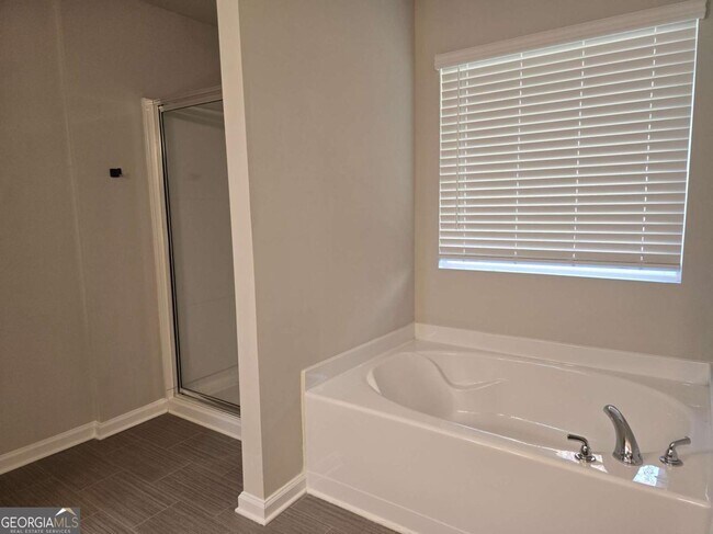 Building Photo - 213 N Fortune Way