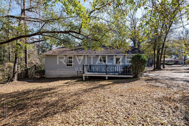 Building Photo - 3 Bed/2 Bath Home on Corner Lot!