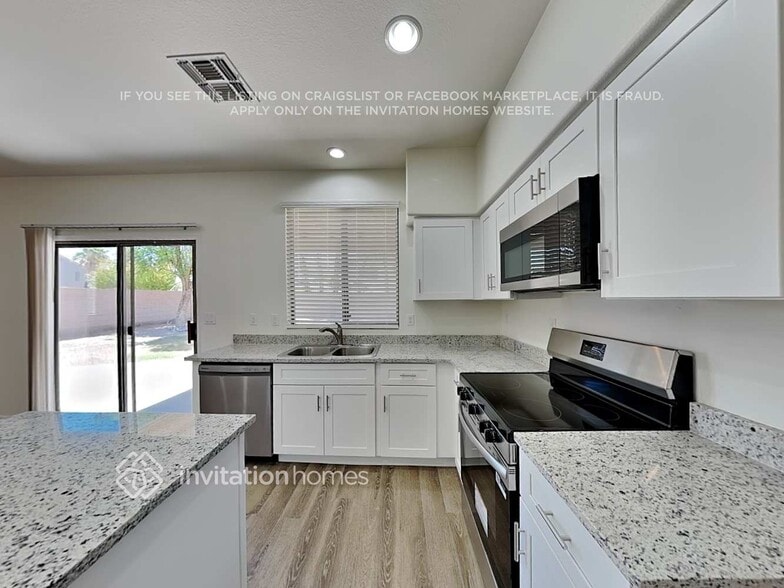 Building Photo - 2903 E Indian Wells Pl
