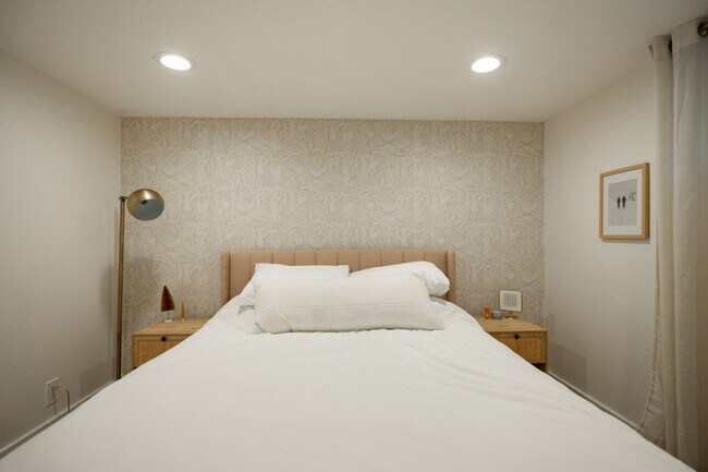 Building Photo - 3045 S 1640 E