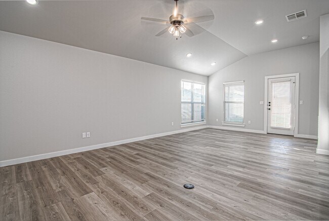 Building Photo - 2405 Copperhead Rd