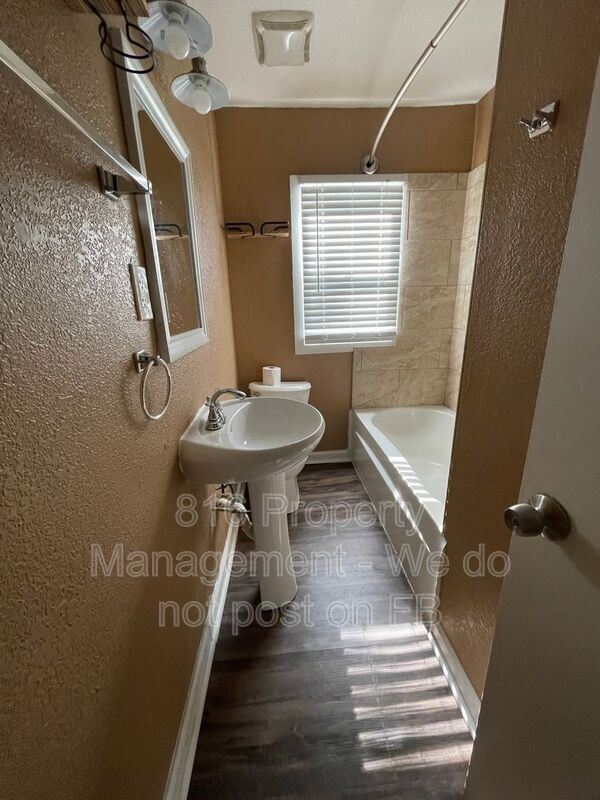 Building Photo - 4241 The Paseo