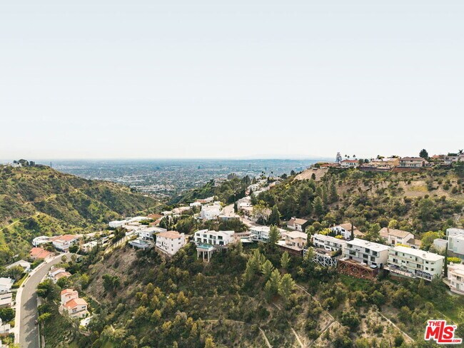 Building Photo - 2422 Apollo Dr