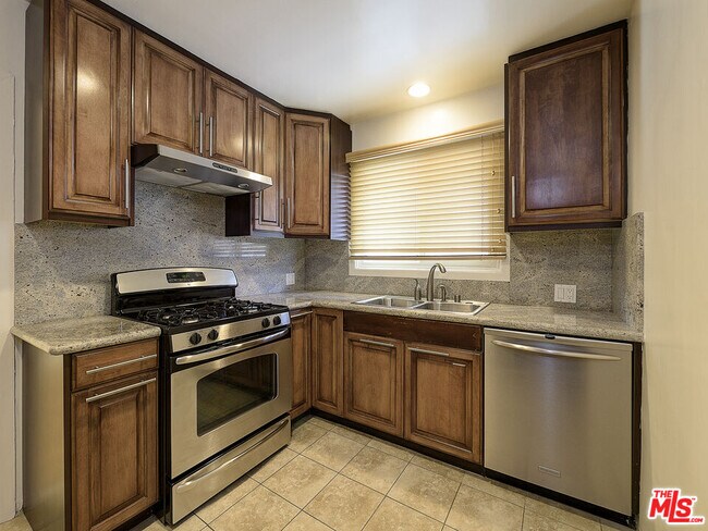 Building Photo - 1217 N Crescent Heights Blvd