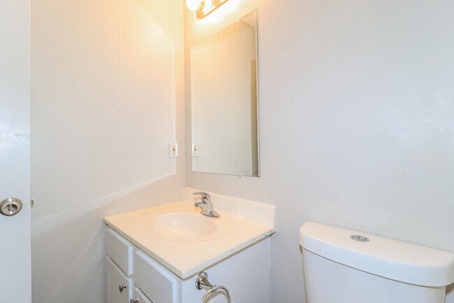 Building Photo - 3883 Winwood Dr