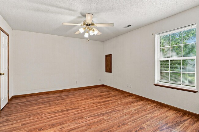 Building Photo - 1317 Godas Cir