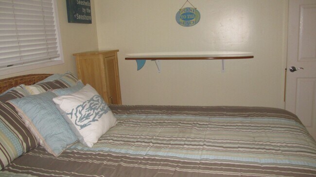 Building Photo - FOR SALE/ OCEAN FRONT/ $825K