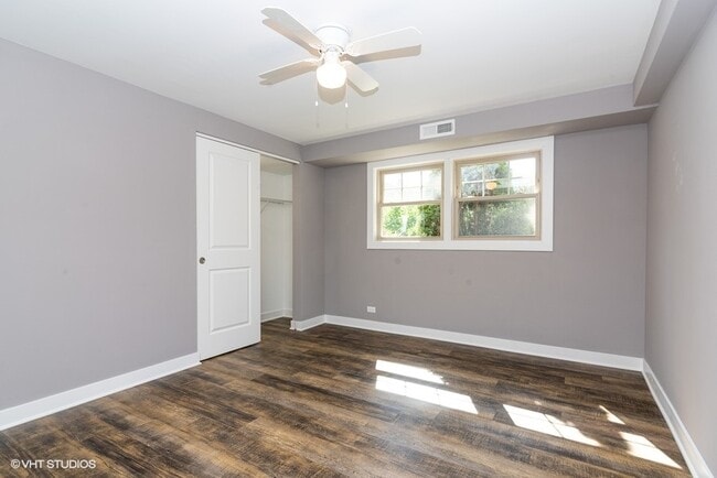 Building Photo - 6523 N Seeley Ave