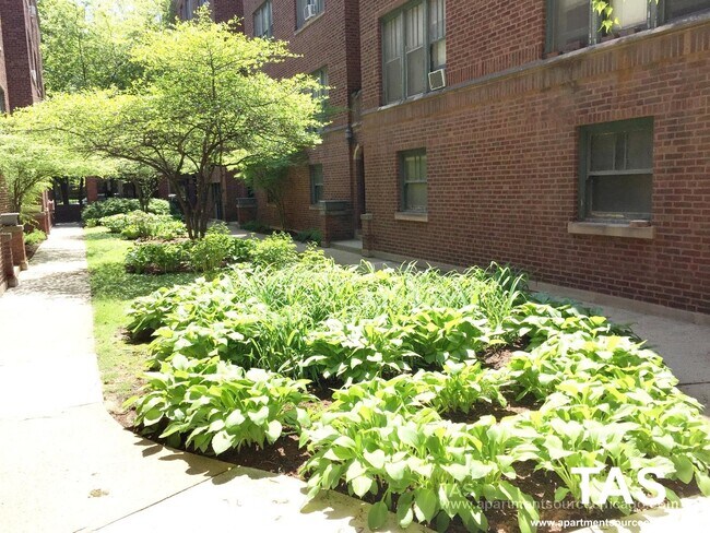 Building Photo - 634 W Arlington Pl