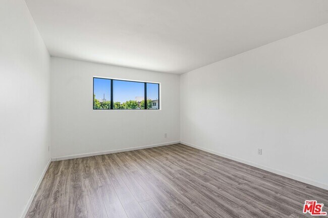 Building Photo - 5000 S Centinela Ave