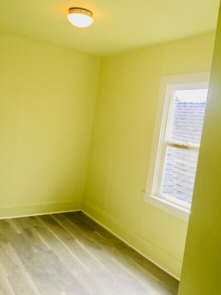 Building Photo - 2567 Folsom St