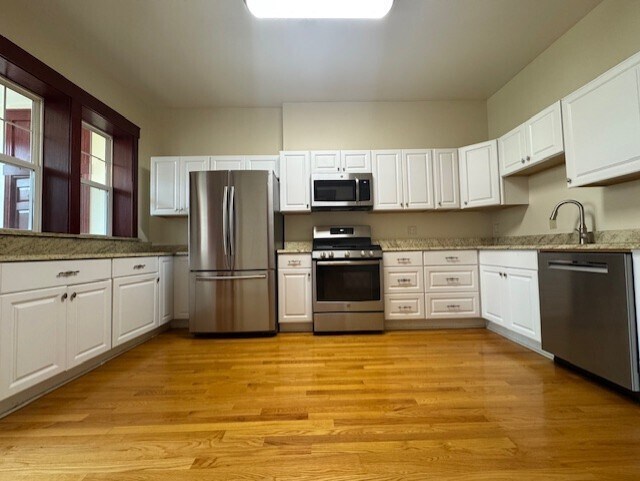 Building Photo - 3256 S Princeton Ave