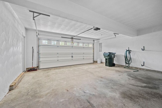 Building Photo - Sajo Farms