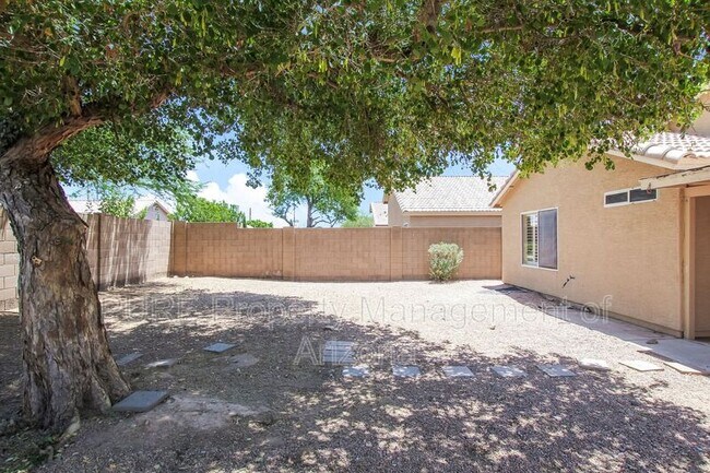Building Photo - 3526 W Questa Dr