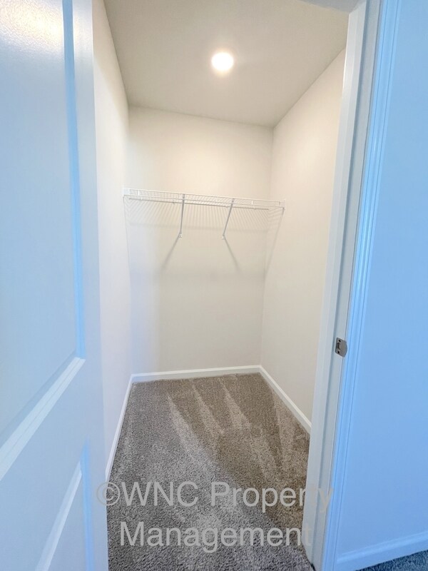 Building Photo - 12 Burdock Rd
