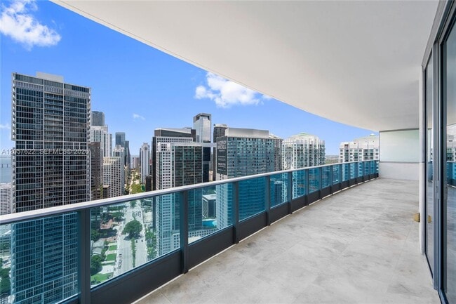 Building Photo - 200 Biscayne Blvd Way