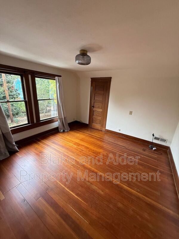 Building Photo - 7824 SE 11th Ave