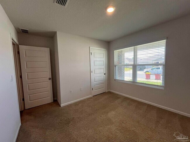 Building Photo - 5789 Guinevere Ln