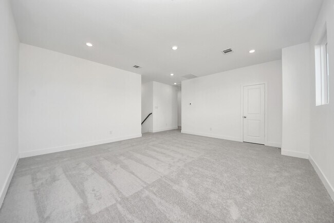 Building Photo - 31046 Vintage Crk Ln