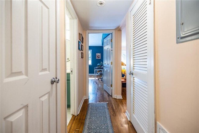 Building Photo - 520 Park Ave SE