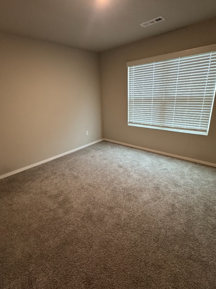 Building Photo - 2903 W McLaren Dr