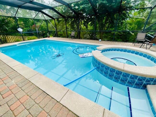 pool - 732 Denise Dr