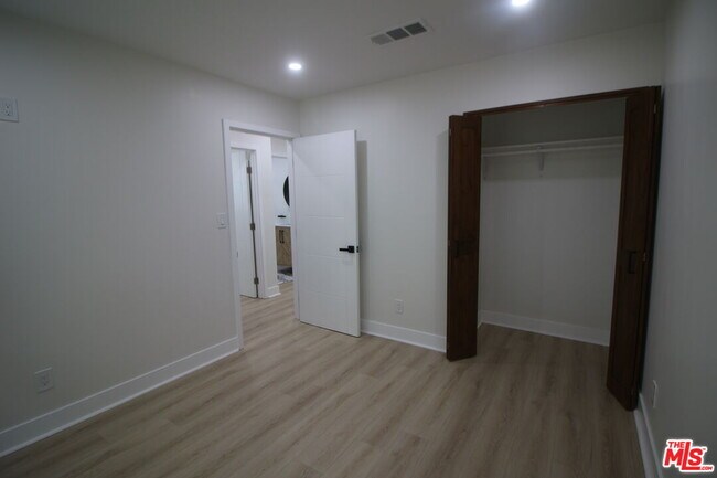 Building Photo - 3541 Homeland Dr