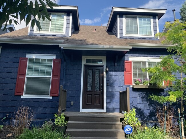 Primary Photo - *September Availability! Amazing 4-Bed Slo...