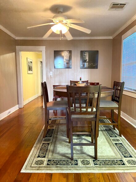 View from living room looking in - 1028 Cherokee St