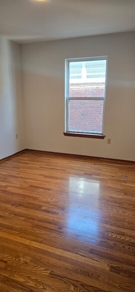 Building Photo - 921 Jackson Ave