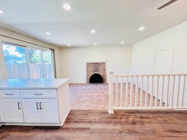 Building Photo - Move-In Ready 4BD/2BA Single Story, Ranch-...
