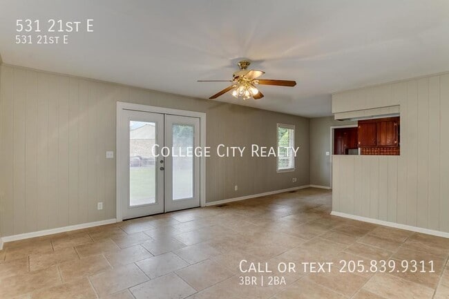 Building Photo - 531 21st St E