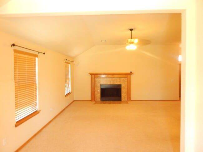 Building Photo - Great Home in Edmond School District + Ref...