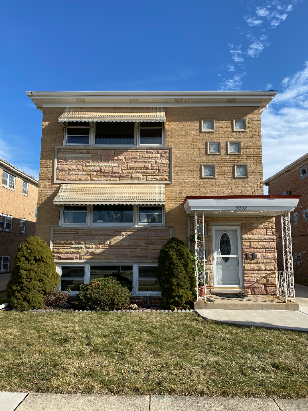 Building Photo - 4439 N Newcastle Ave
