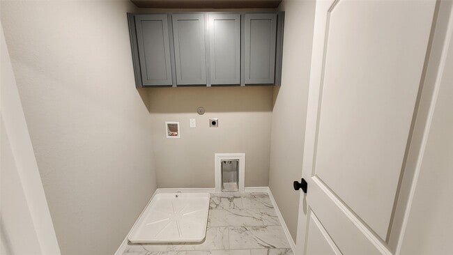 Building Photo - 8009 Scanlan Trl