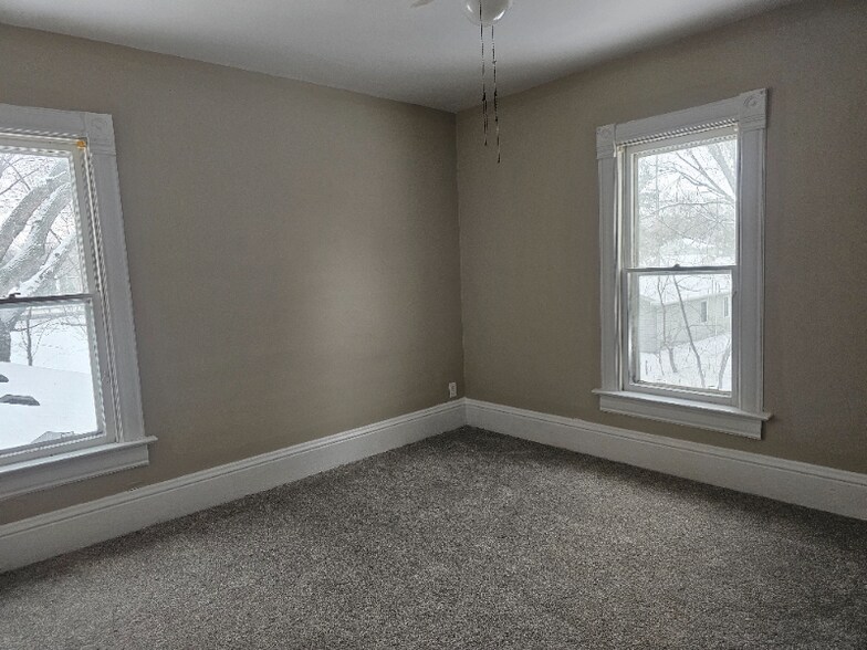 Building Photo - 107 S Hawley St