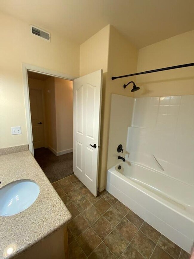 Building Photo - PHEASANT RUN CONDO (PR#24)