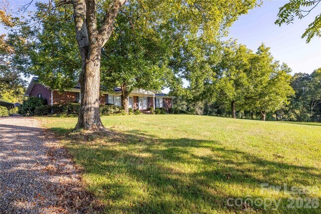 Building Photo - 34838 Ellen Rd