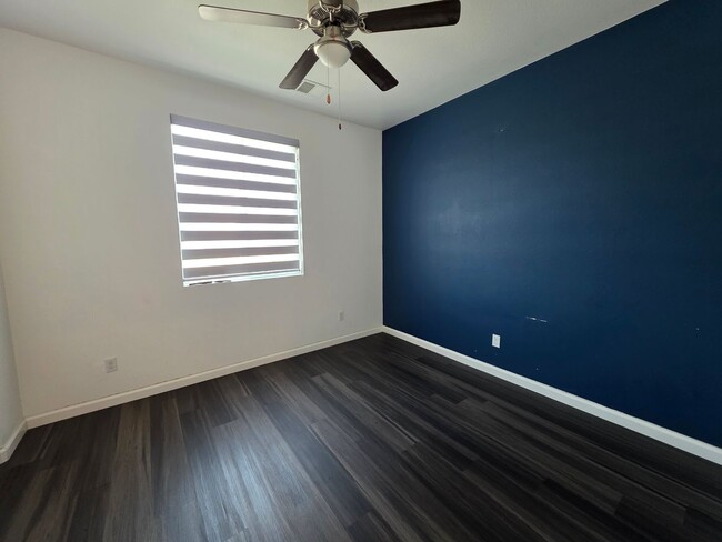 Building Photo - 3936 E Cypress Ave