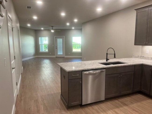 Building Photo - 2879 Leah's Ln