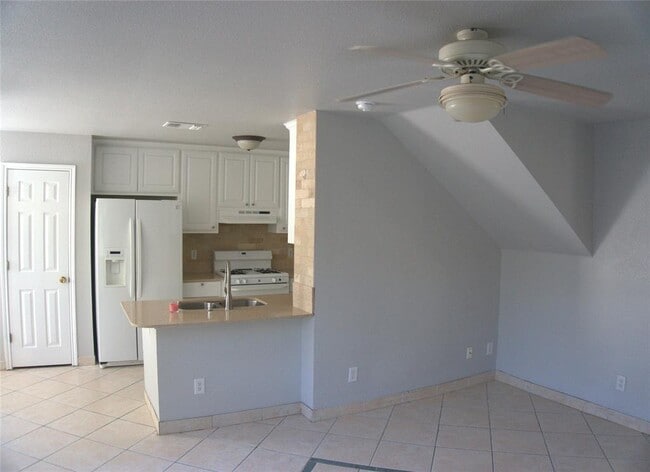 Building Photo - 1512 Parkfield Cir