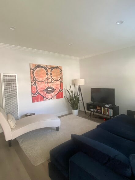 Living Room - 1522 Princeton St