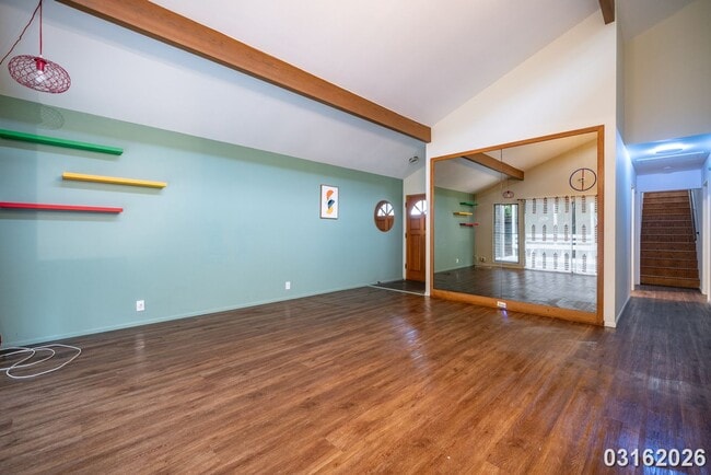 Building Photo - 4 Bed 3 Bath in Kalihi Valley