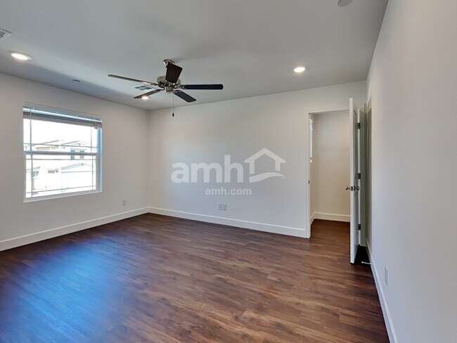 Building Photo - 283 Yasmin Daylily Place