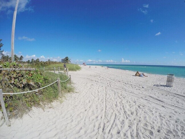 Building Photo - 540 74th St